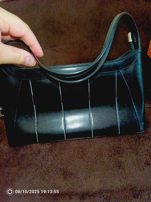 Жіноча шкіряна сумочка, нова, італійського бренду.