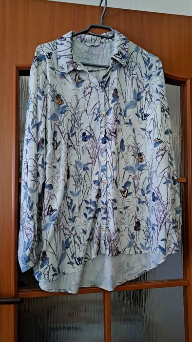 Biała koszula w drobne delikatne kwiaty marki George rozmiar 20 48 4xl