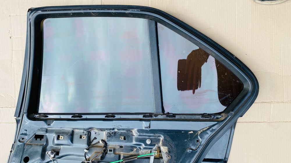 Задні двері взборі бмв е34 дверь e34