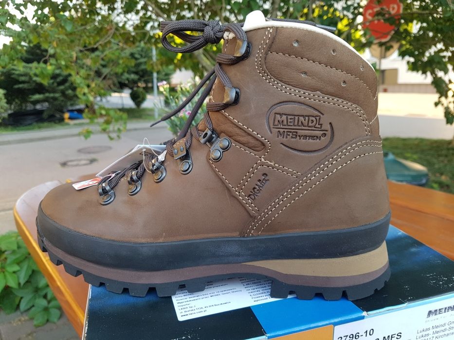 Nowe Meindl Borneo 2 MFS, rozm. 41,5 (UK 7,5).