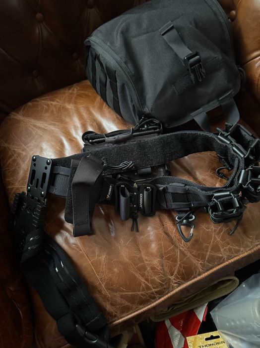 Airsoft Kit (Colete + Capacete + Cinto + Hydration Pack)