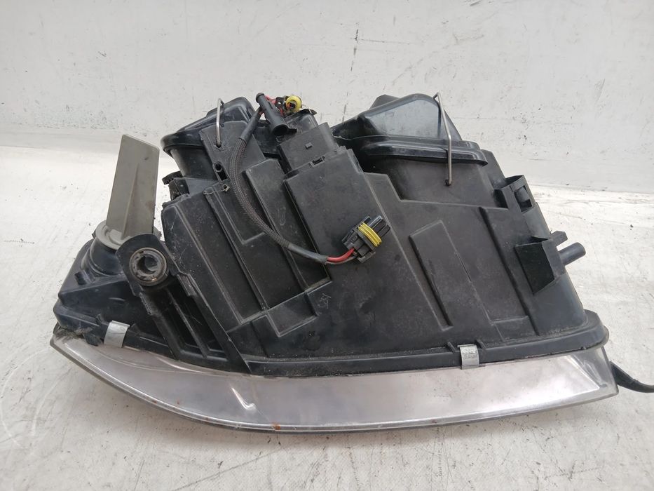 Ótica / farol esquerda AUDI A6 Avant (4B5, C5)