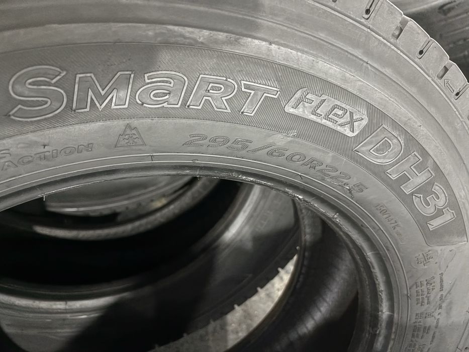 шина вантажна б/в 295/60R22,5 Hankook DH31  (4 шт.)