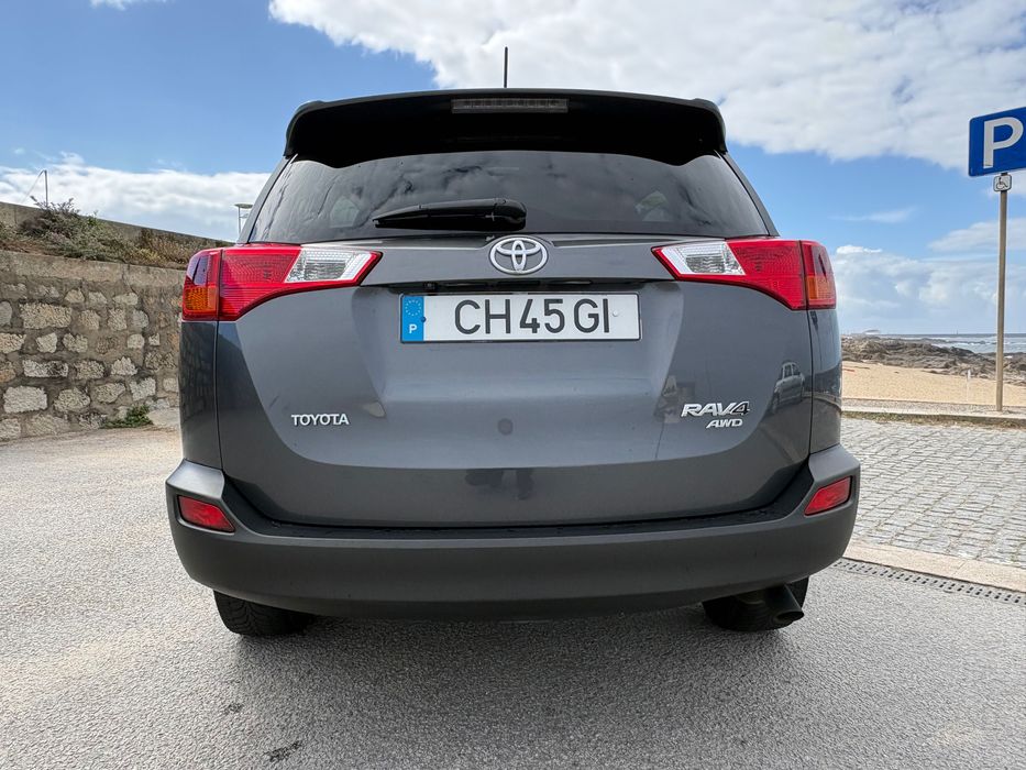 Toyota RAV4 2.2 D-4D 150cv 4x4 versão Lounge