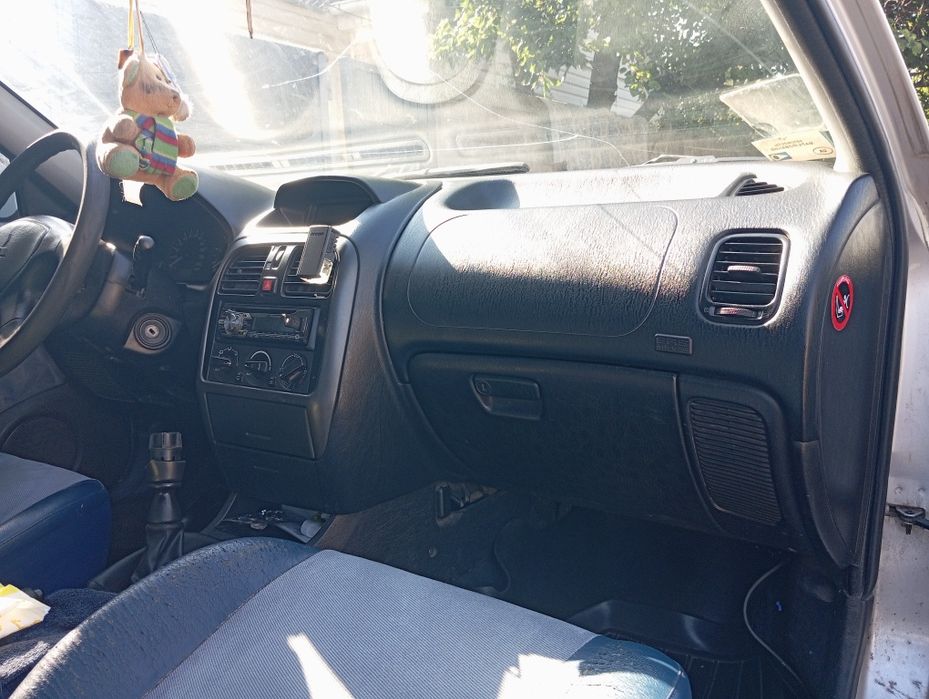 Mitsubishi Карізма 2002