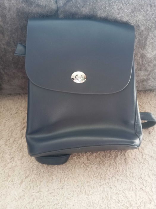 Синій рюкзак невеличкий