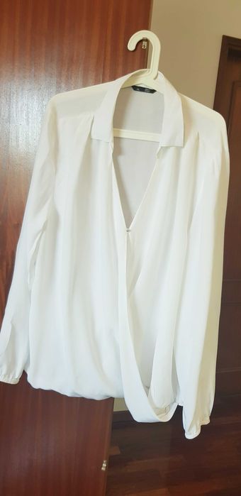 Blusa branca de manga comprida n.46.