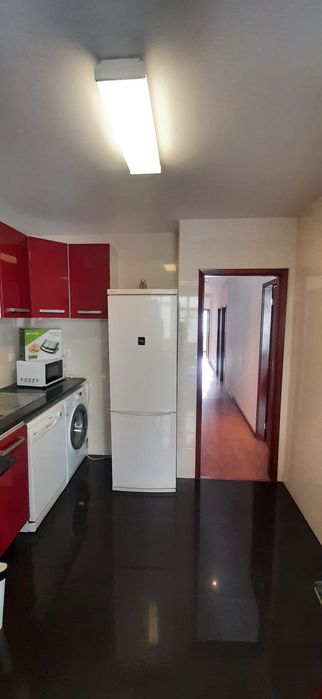 Quarto de CASAL,Janela grande. Metro Alto Moinhos. Lisboa. Caução