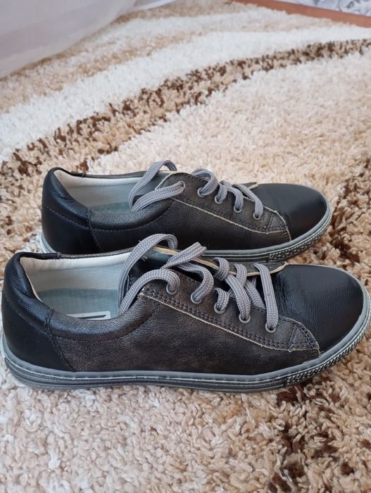 Жіночі шкіряні кеди.р.37.