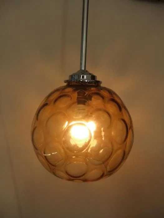 Candeeiro de teto antigo globo vidro castanho