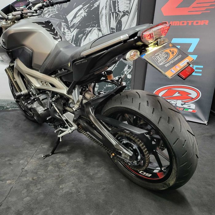 Yamaha - MT --09