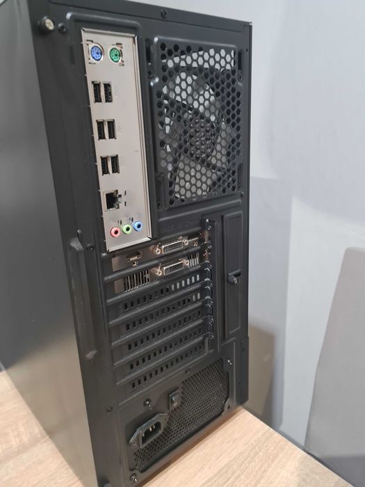 Komputer Gamingowy – i7 10Rdzeni 32GB RAM GTX 950 – IDEALNY NA PREZENT