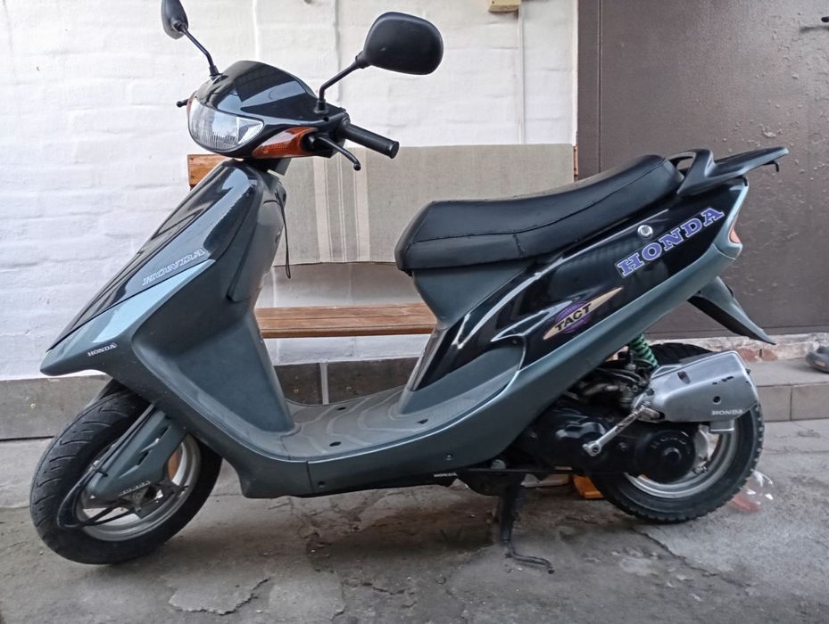 Скутер Хонда такт 30