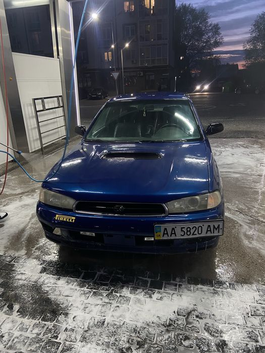 Субару Легаси 1995 автомат 2,5л