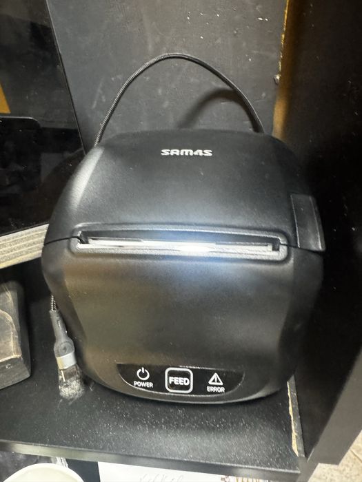 Продам холодильний стіл для піци та вітрину