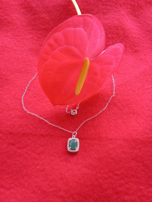 Fio em Prata com Esmeralda Certificada