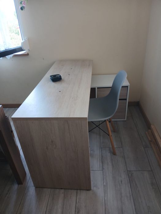 Mesa Secretaria com cadeira