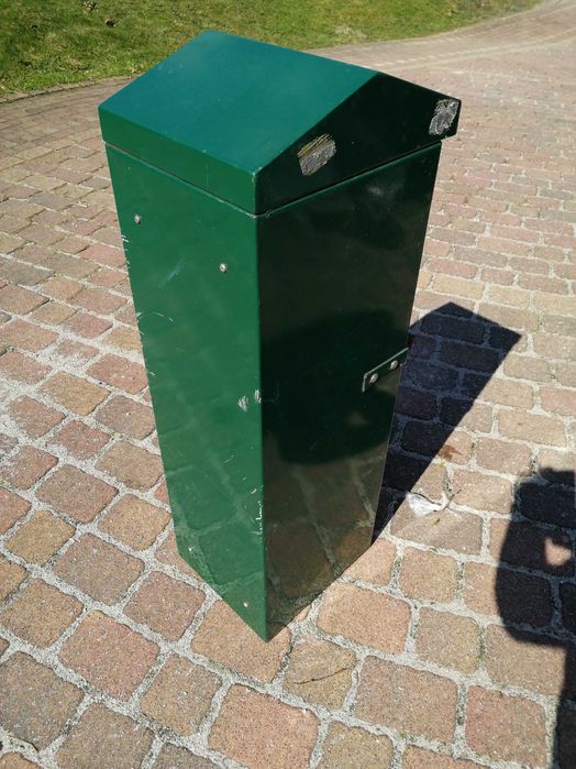 Szafa stalowa zewnętrzna z podstawą 90x28x33 cabinet