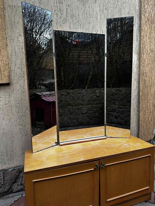 Дзеркало трюмо з шухлядами