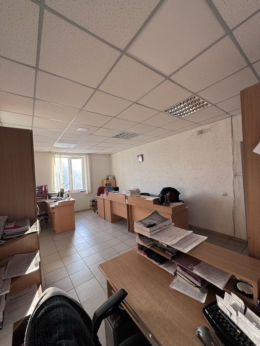 Офіс біля ринку ,і склад