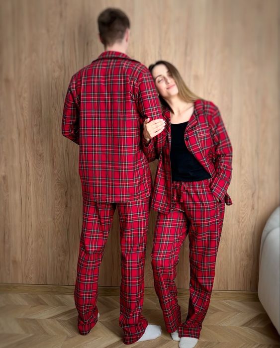 Трендові новорічні піжами для всієї сімʼї