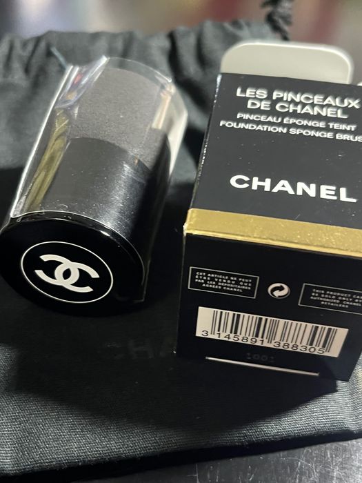 CHANEL gąbeczka do makijażu
