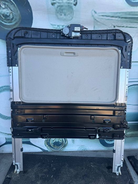 Mitsubishi Outlander XL Люк в зборі 06-12 року