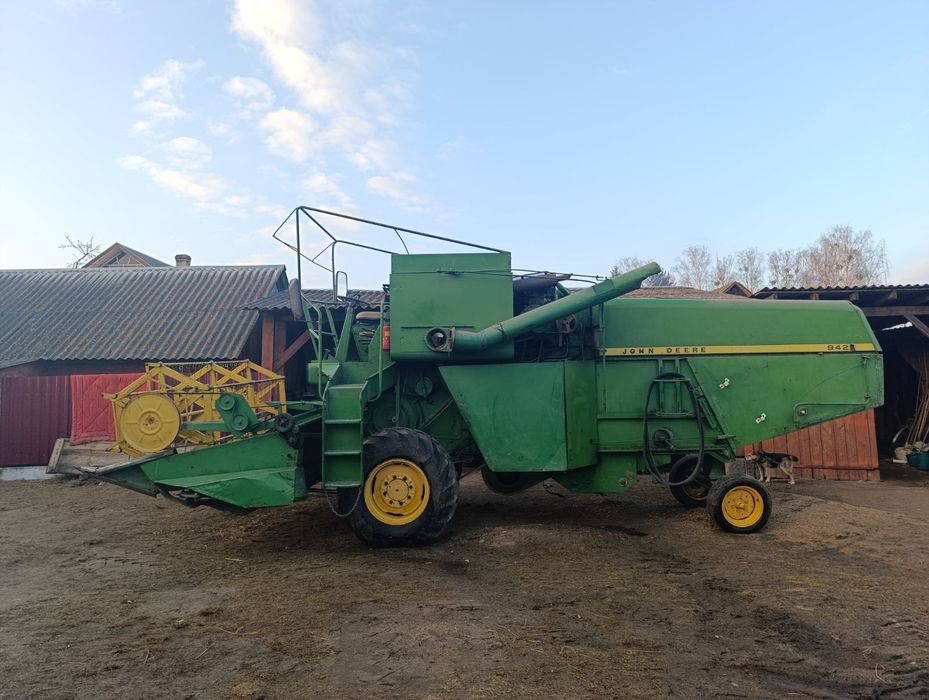 Продам John deere 942