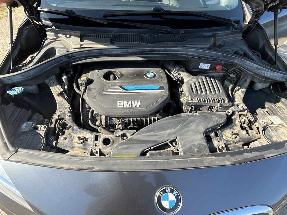 BMW 225xe гібрид та електро