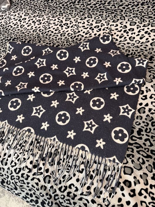 Modny szalik zimowy damski Varlesca