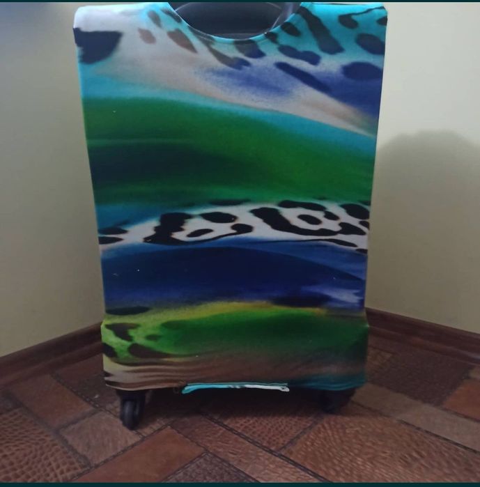 Чехол на чемодан