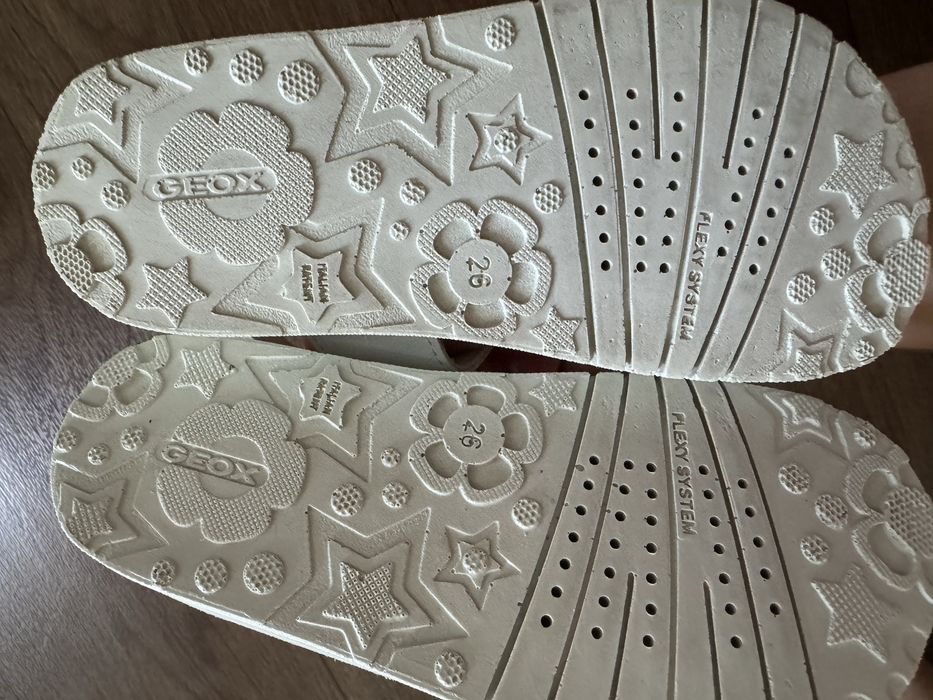 Босоніжки geox на дівчинку