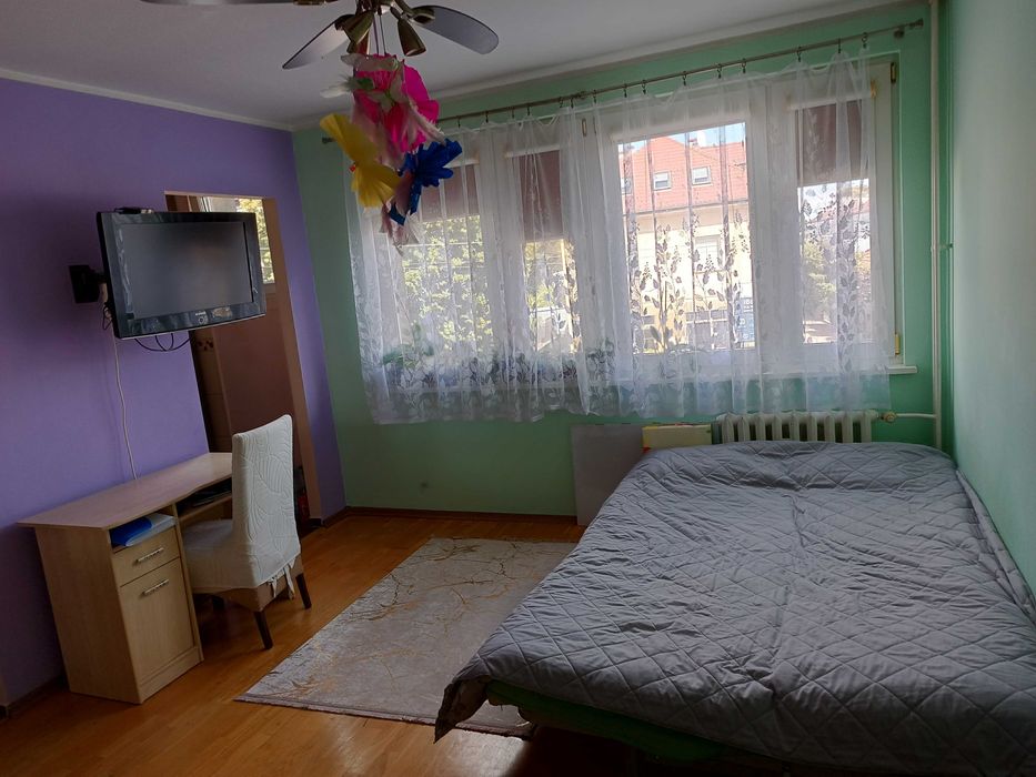 Ładna Kawalerka do wynajęcia w centrum Oławy !!!