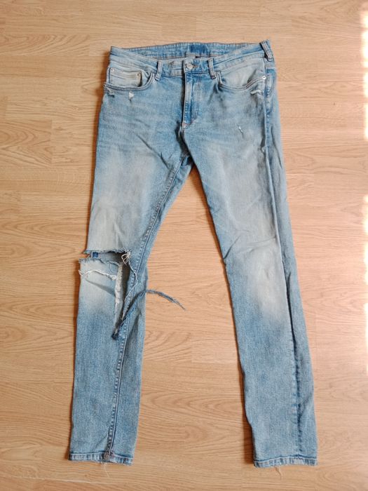Jeansy Męskie River Island z Przetarciami