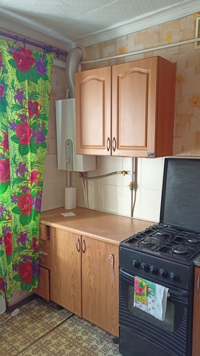 Продаж 3-ки з меблями на Товстого(17 квартал)