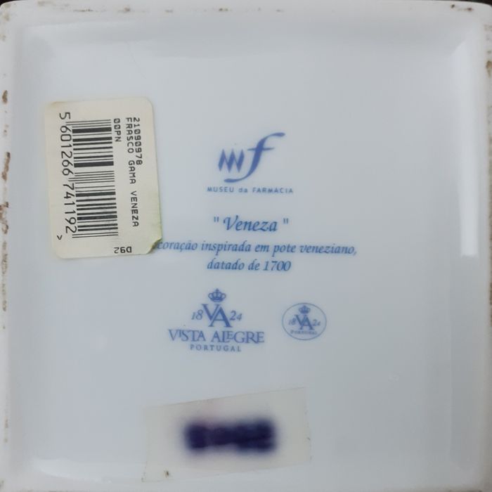 Frasco de chá  da Vista Alegre.
