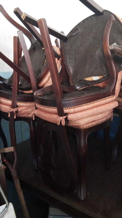 Mesa de sala grande com 6 cadeiras