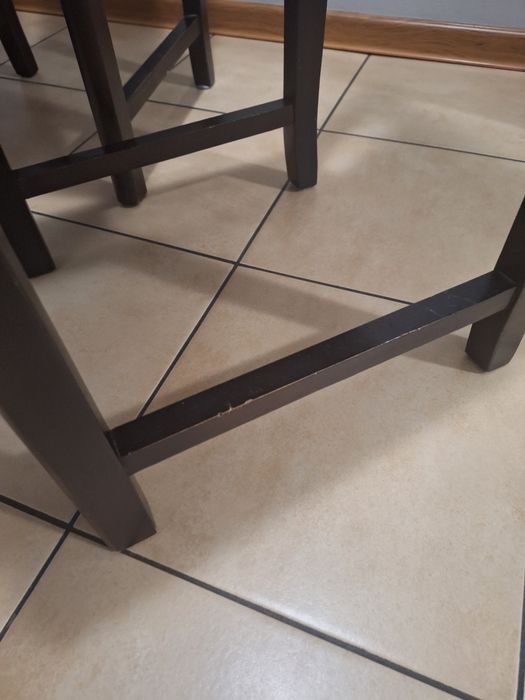 Krzesła drewniane     6 szt