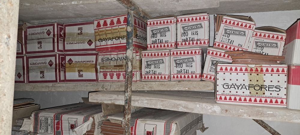 Azulejos, Pavimento Tijoleira