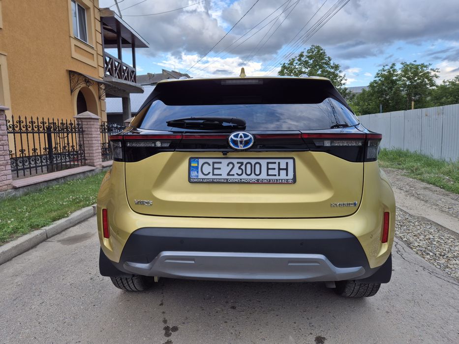 Тойота яріс крос