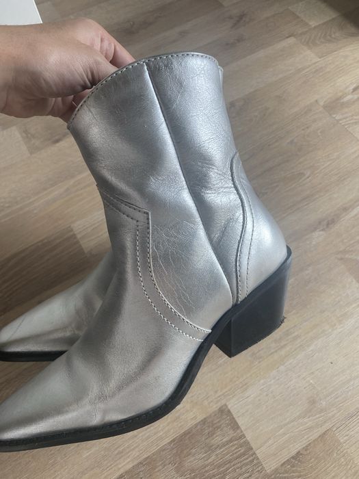 Bota prateada Zara N36