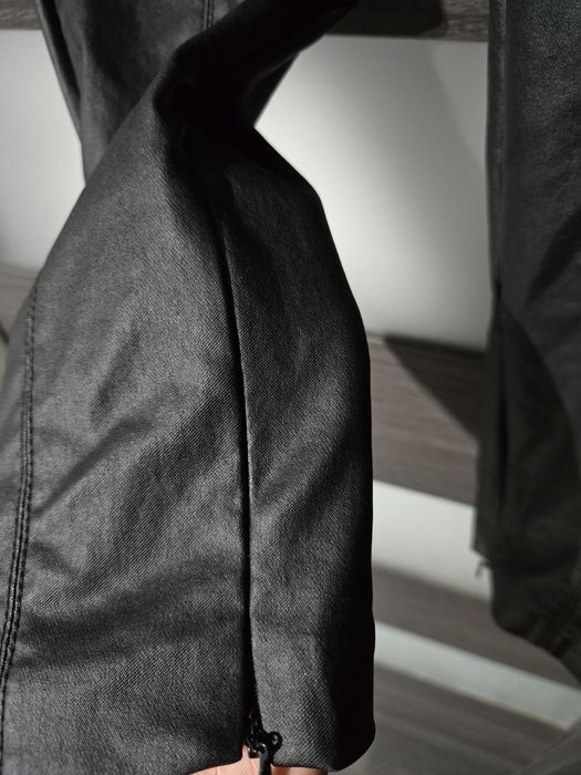 Woskowane spodnie, Zara rozm. S