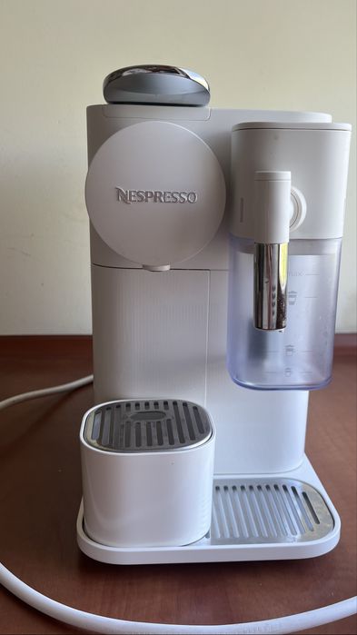 Ekspres na kapsułki DeLonghi Nespresso Lattissima