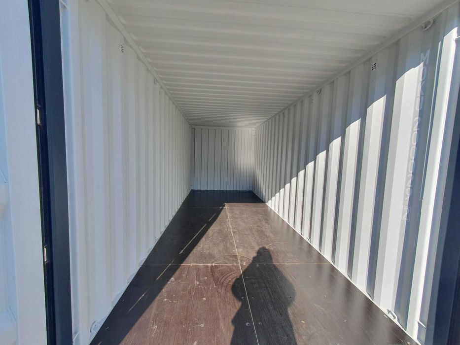 Garaż na wynajem wynajmę dzierżawa komórka lokatorska Magazyn magazyny self storage Poznań grunwald garaże VF23% wynajem garaży skrytek