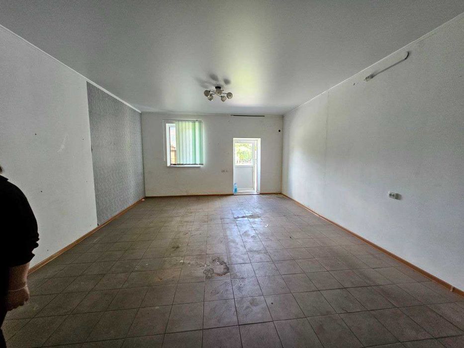 Центр біля Аврори і сільради 41 кв.м. фасад прохідняк