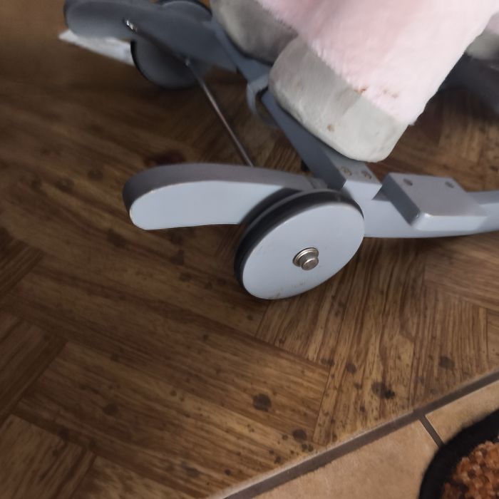 Koń na biegunach plus kółka