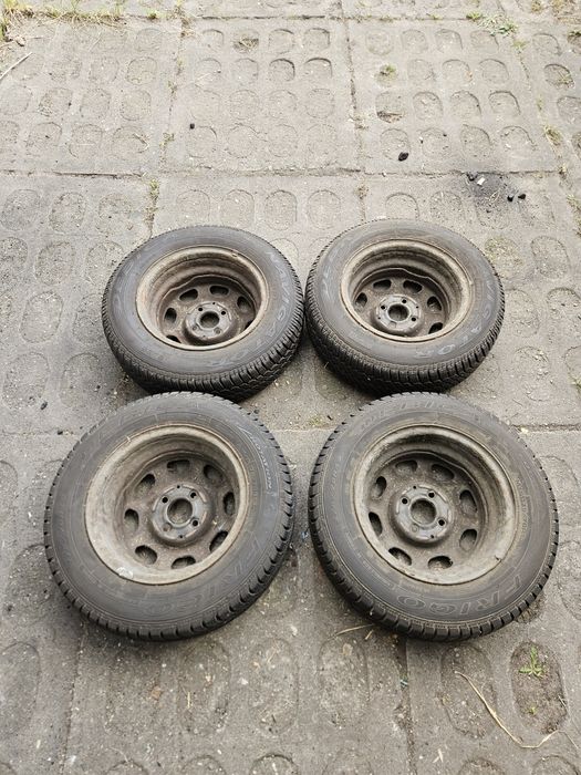 Komplet opon z felgami tzynastkami