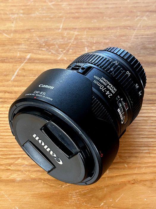 Canon EF 24-70mm f/4 L IS USM c/ para-sol e bolsa Canon