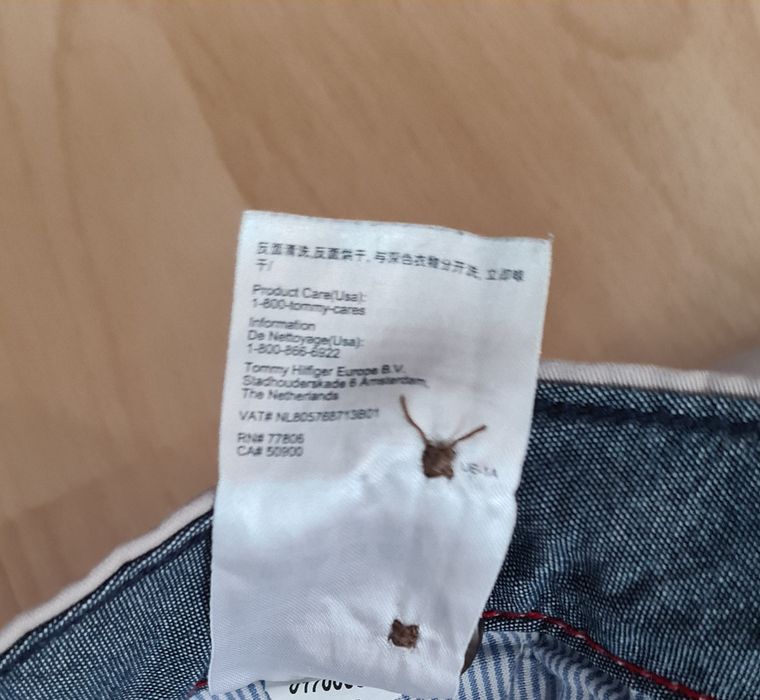 Spodnie chinosy męskie tommy hilfiger.