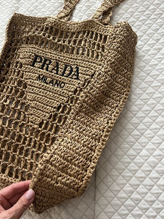 Prada torba slomiana beżowa